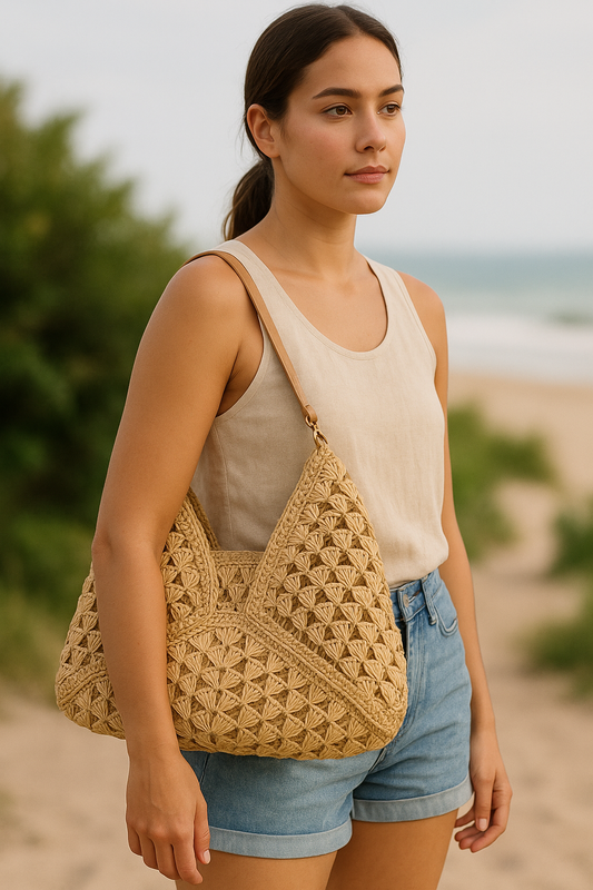 Laura – Handgjord Stråväska med Kontrastfärg