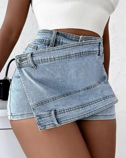 Sue – Y2K Street Vintage Denim Shorts mit asymmetrischem Saum