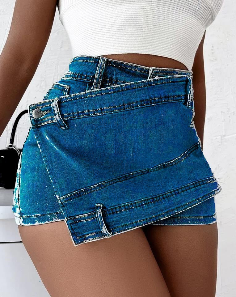 Sue – Y2K Street Vintage Denim Shorts mit asymmetrischem Saum