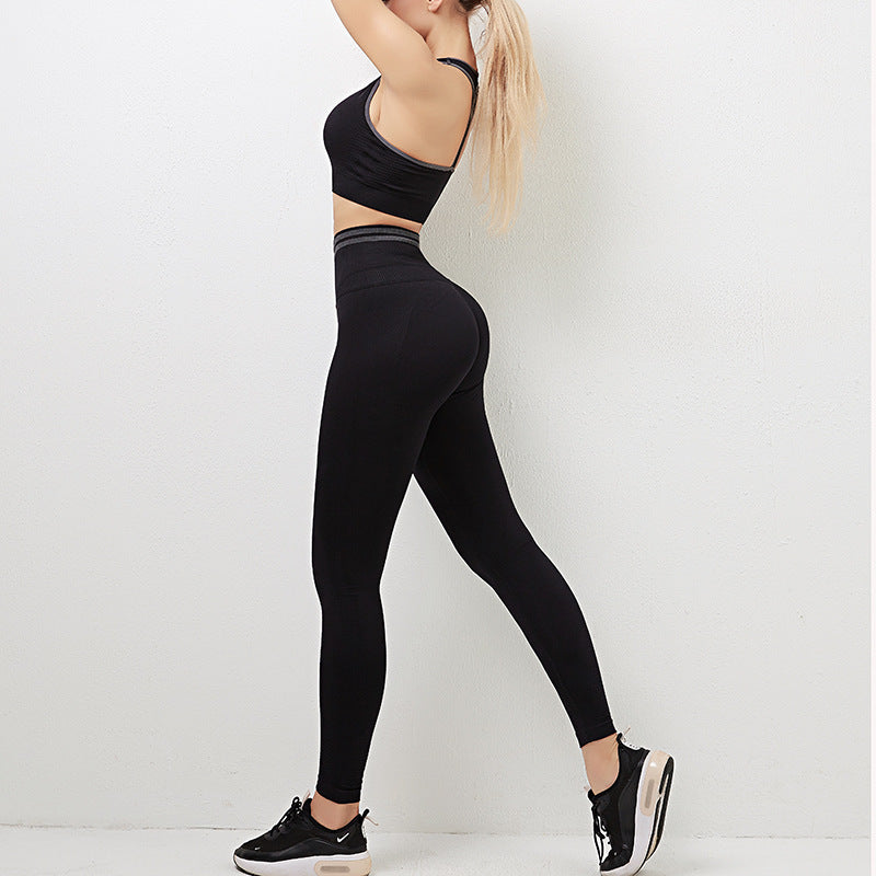 Kim – Sportliches Aktivwear-Outfit mit nahtlosem Sport-BH und Leggings