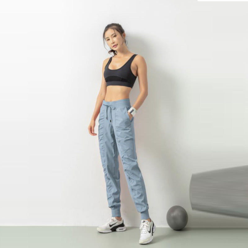 Louise – Figurformende Fitnesssporthose für Damen mit weitem Bein