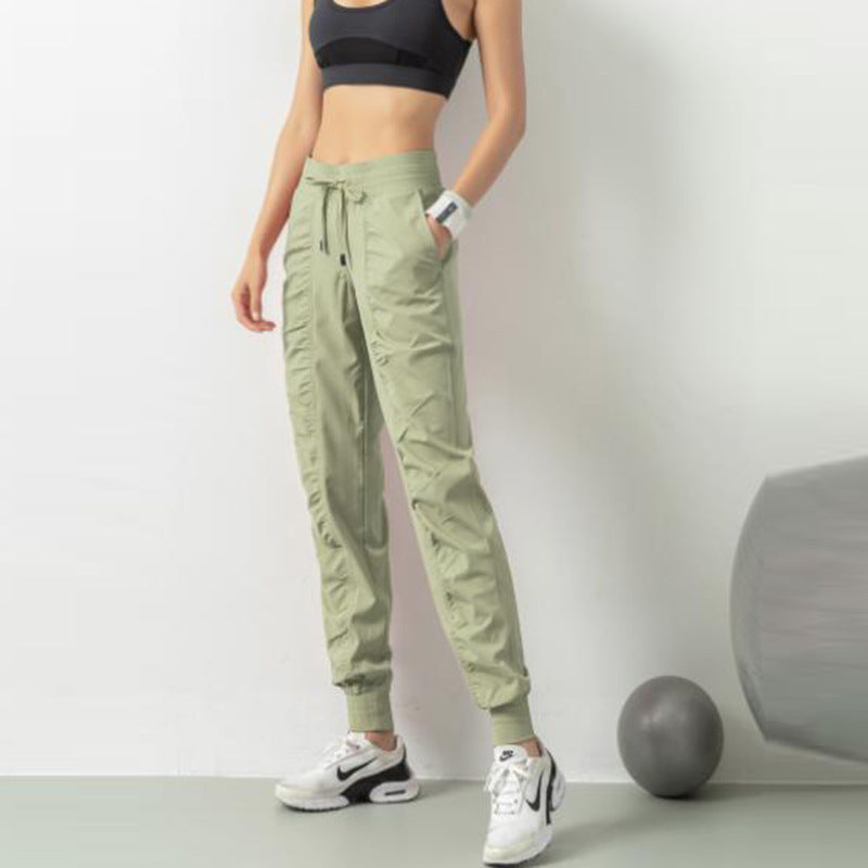 Louise – Figurformende Fitnesssporthose für Damen mit weitem Bein