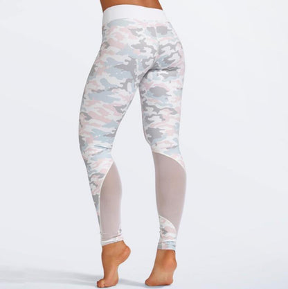 Lily – Camouflage Druck Sportanzug mit Mesh-BH und Fitness-Leggings