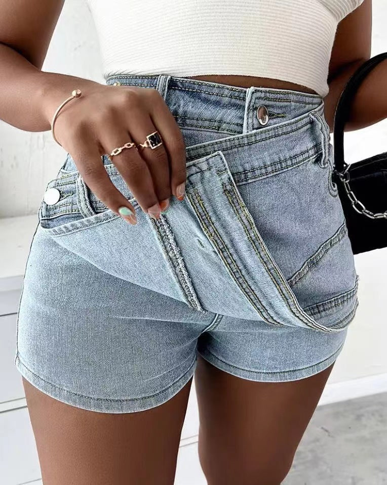 Sue – Y2K Street Vintage Denim Shorts mit asymmetrischem Saum