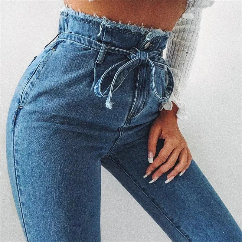 Carly – High-Waist-Jeans mit sexy Design