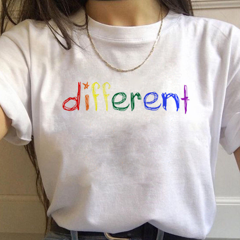 Phoebe – Regenbogen Damen T-Shirt mit kurzen Ärmeln